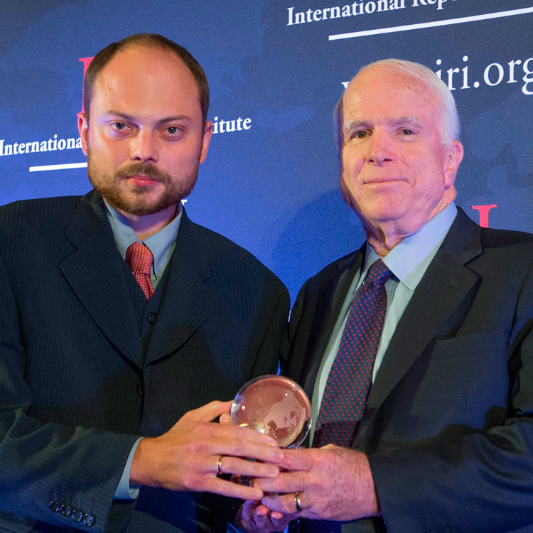 Vladimir Kara-Murza accepted IRI 2015 Freedom Award on behalf of Boris Nemtsov